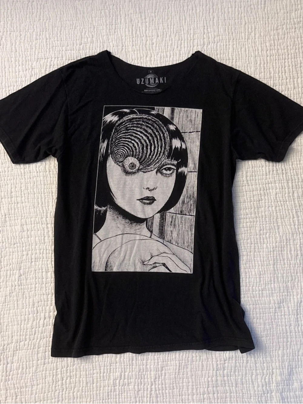 Uzumaki manga black shirt - Picture 2 of 3